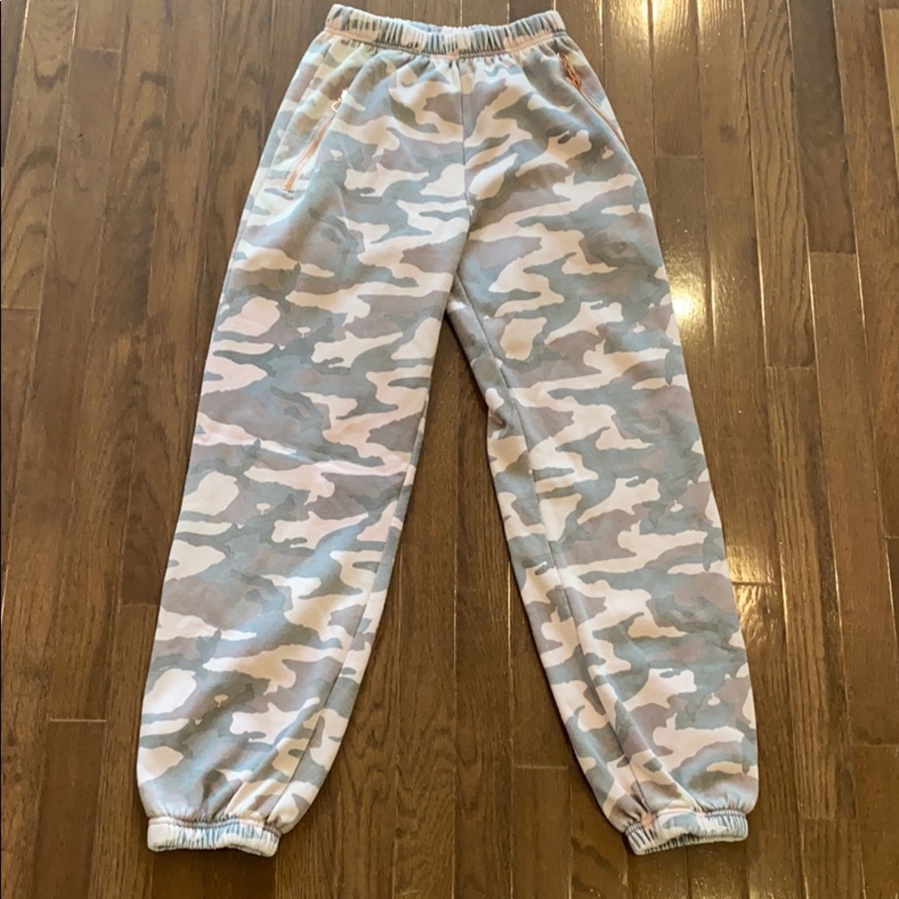 Kings Of Cole Leopard Sweatpants Size Small